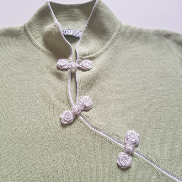 Green Top - Picture 2 of 4